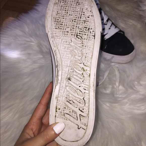 Tommy Hilfiger shoes - Picture 6 of 6